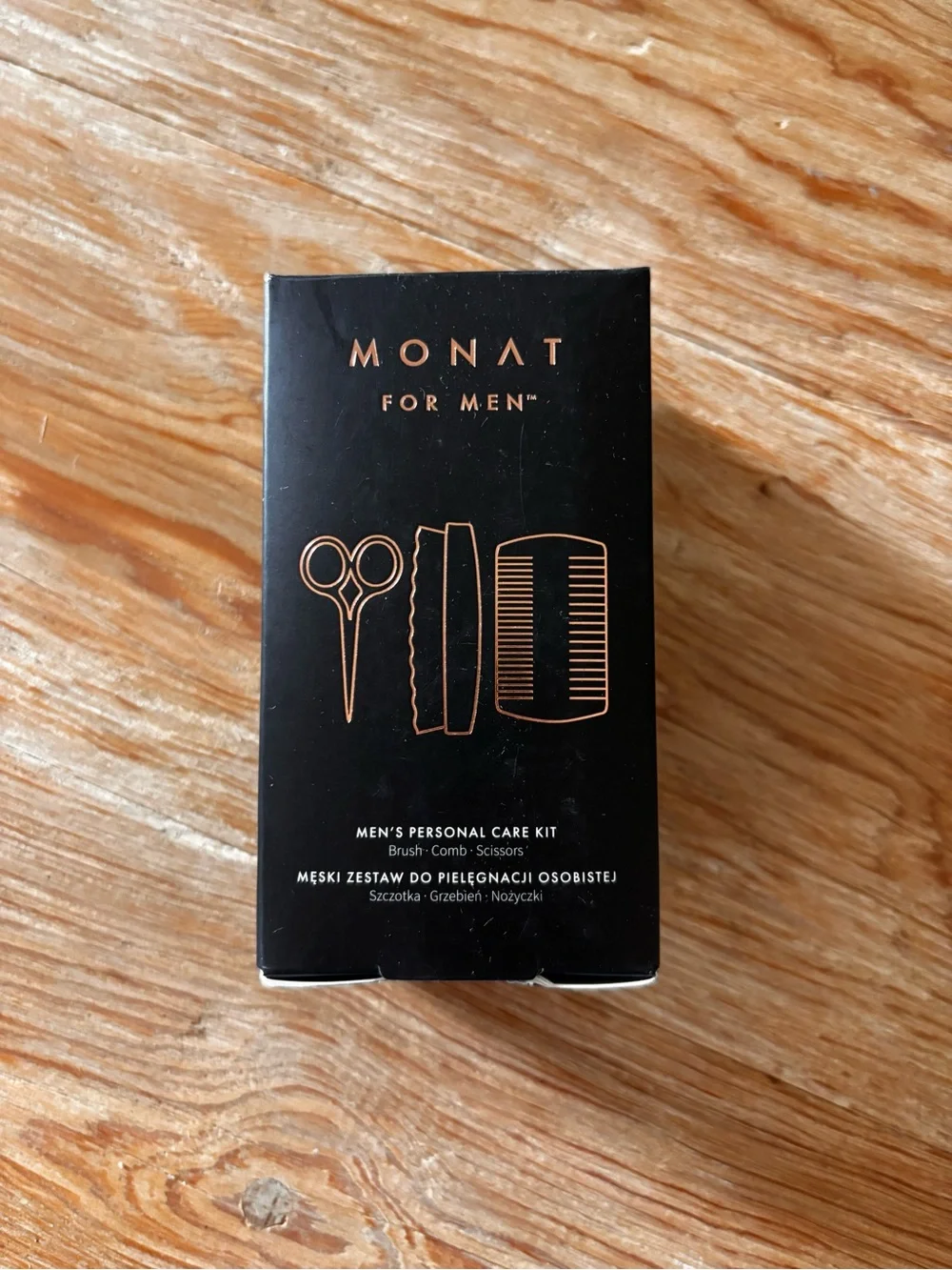 Monat Men’s Personal Care Kit Brush Comb Scissors New